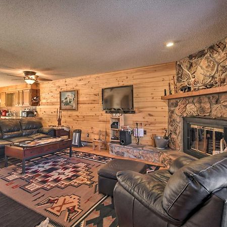 Downtown Red River Retreat With Mtn Views And Yard Bagian luar foto