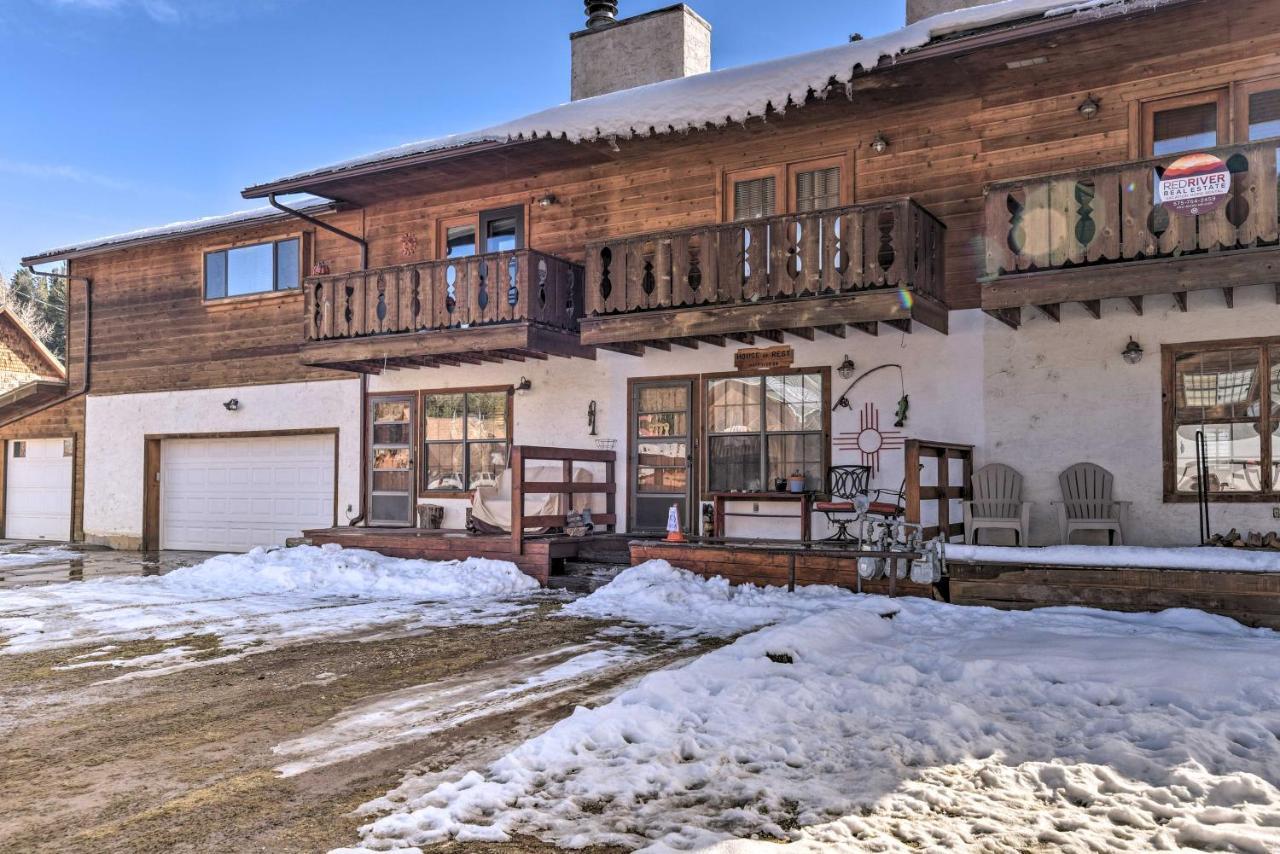 Downtown Red River Retreat With Mtn Views And Yard Bagian luar foto