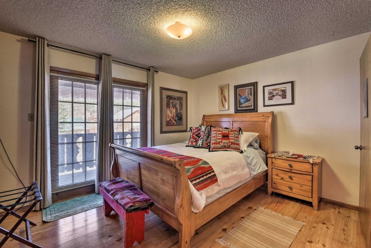 Downtown Red River Retreat With Mtn Views And Yard Bagian luar foto